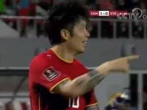 武磊分球助攻，张稀哲无人盯防从容破门