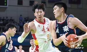 杨鸣谈周琦：国内像他这样有统治力的球员不多，祝他在澳洲联赛一切顺利