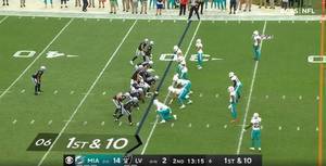 NFL比赛日!主场迎战海豚 突袭者进攻时喊“詹姆斯-哈登”