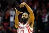 本西交易会拖到新赛季？回顾休赛期提离队季中才走人的球星们