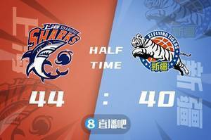 🏀季前赛-王哲林首秀16+9 于德豪14+8+7 齐麟伤退 新疆险胜上海