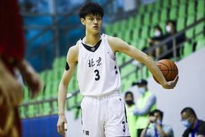 曾凡博:我能适应任何球队 因为我有球和无球都能打