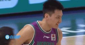内线巨无霸！陶汉林揭幕战半场11中9狂揽21分12篮板