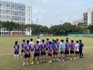 记者:郑智应聘广州体育学院足球教师,第一次试课受到好评