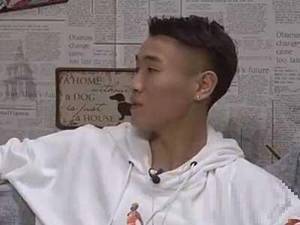 韦世豪谈回国踢球原因：留洋能力跟不上，中超挣钱多