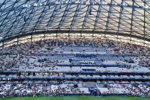 RMC:马赛和巴黎一役9名警察受伤,21名球迷被捕