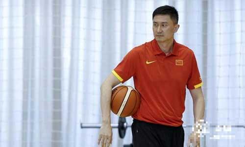 中国男篮公布16人集训大名单：周鹏郭艾伦领衔