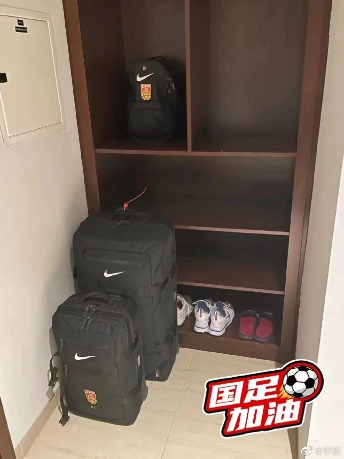 李铁:昨天话说的有点多🙂,早早睡了,8小时睡眠让我满血复活