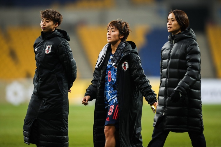 日媒:岩渊真奈新冠检测结果阳性,曾在机场与唐佳丽合影