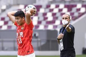 足球报:河南嵩山龙门海口集训,赵宏略、黄紫昌、钟义浩亮相